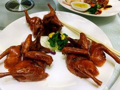 招牌红烧乳鸽-酌宴府The China Club·广州万富希尔顿酒店(云城东路店)