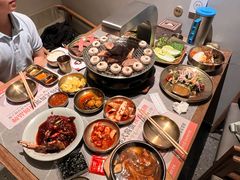 -草家酱蟹炭火烤肉店(珲春南路一店)