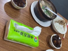 -亮亮小吃砂锅坛肉