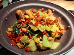 泡子姜烧牛蛙-吃饭皇帝大(长宁龙之梦店)