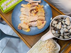 -老何家后安粉·糟粕醋海鲜火锅(三亚湾椰梦长廊店)