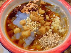 -爆炸头阿姨小四川正宗川味小吃(无任何分店)