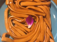 -老牌坊云南鱼豆花火锅(哈西万达店)