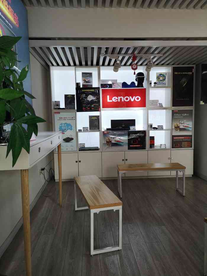 联想3c服务中心(延长西路店)-"这家店服务态度差还弄丢顾客机箱零件