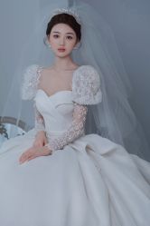 -艾米丽婚纱礼服