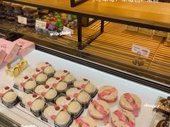 面包甜点陈列柜-小香港(凤凰大街店)