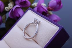 -威德钻石-克拉钻大本营(南京东路店)