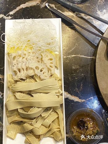 他家采用活鱼现杀，既保证了鱼的新鲜，又保证了鱼的美味