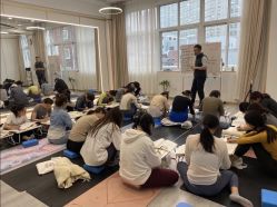 -亚太瑜伽普拉提学院