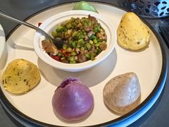 蒜苗牛肉配窝窝头-江宴渔村·鱼鲜土菜(紫荆广场店)
