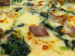 奶油菠菜菲力牛肉比萨-必胜客(泰盛广场店)