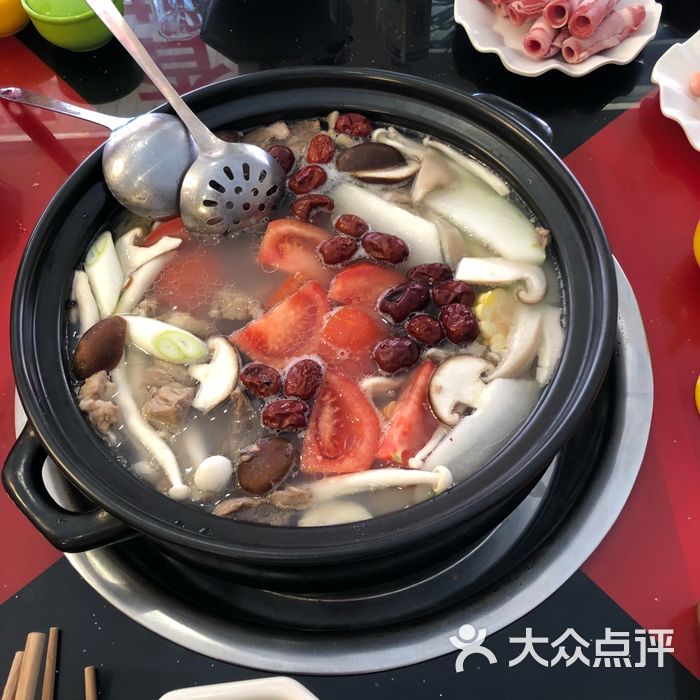 花水湾黑豆花牛肉排骨汤锅