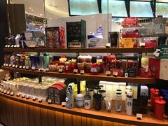 零售区-星巴克臻选(广州太古汇店)