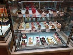 面包甜点陈列柜-巴黎贝甜(常德路店)