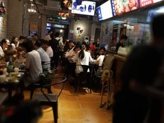 大堂-巴四老城区炭火蛙锅(张江店)