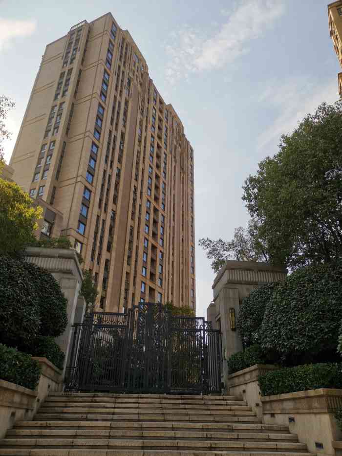 金鼎湾·今朝天下-"市区一堆老房子,就金鼎湾不错,房价贵有贵.