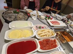 -海底捞火锅(曹安公路店)