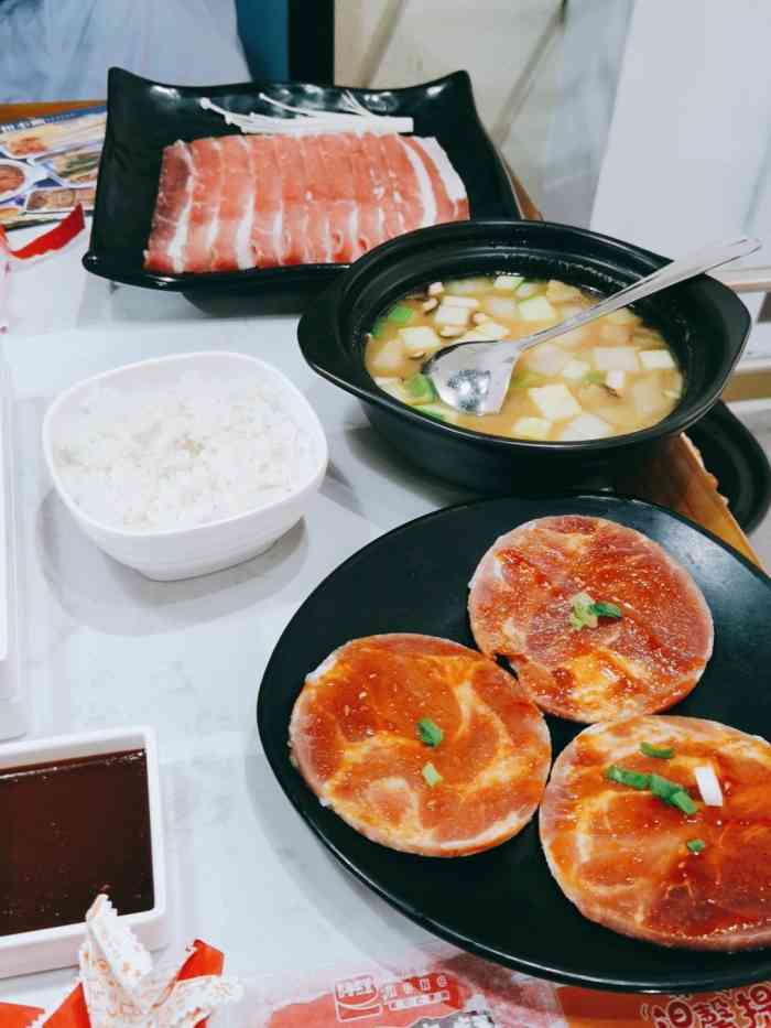 韩红石板肉(怡然城店)-"怡然城新店,环境真的挺好!烤肉也特别好吃.
