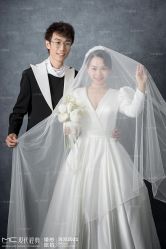 -现代经典婚纱摄影