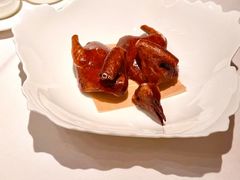 润烧脆皮乳鸽-粤界(望京金辉店)