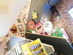 -LINE FRIENDS Garosu-gil Flagship Store