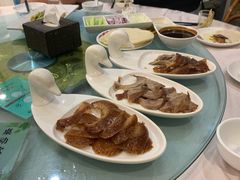 -大鸭梨烤鸭店(金顶街店)