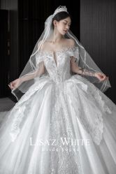 点击看大图 -Renee芮亦婚纱