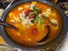 版纳野果酸汤鱼-云海肴·汽锅鸡·云南菜(天山百盛优客店)