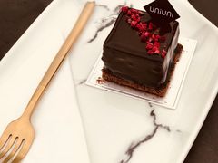 -UNI UNI(环亚凯瑟琳店)