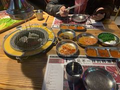 调味牛五花肉-青瓦炭韩潮烤肉(花园道店)