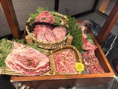 -山川小町·极番烧肉(新地假日广场店)