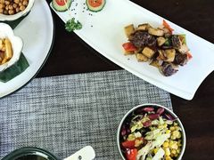-乐领拈花溪·林涧食韵
