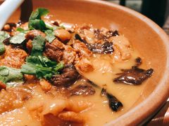 小鸡炖榛蘑-止观小馆·辽河口渔家菜(王府井店)