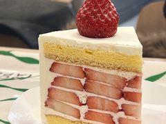 草莓鲜奶蛋糕-PAOPAO Bakery&Café(港汇店)