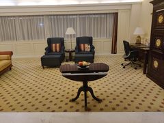 -深圳富苑皇冠假日套房酒店