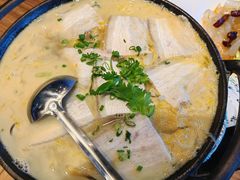 东北酸菜汆白肉-香厨中餐厅(松北香格里拉店)