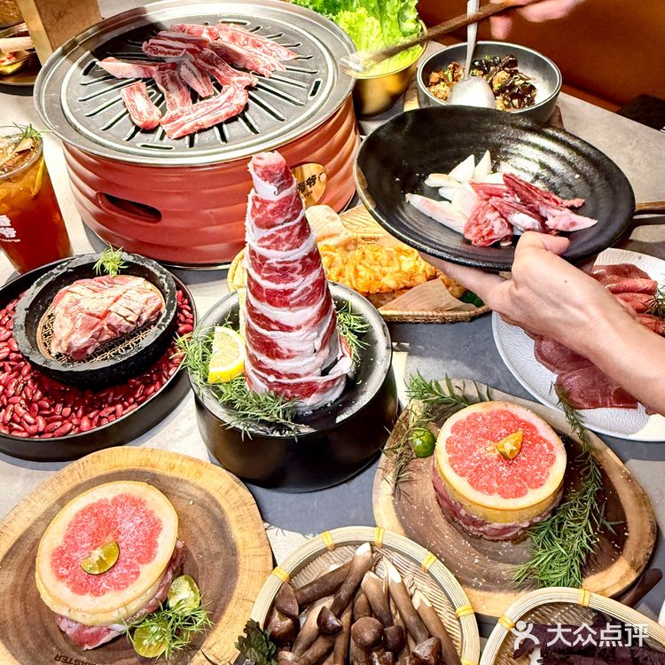 腩番山野季‼️‼️也是吃上烤肉漂亮饭啦[害羞]