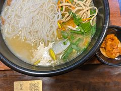 -银米·云南传统过桥米线(双廊黑金冠店)