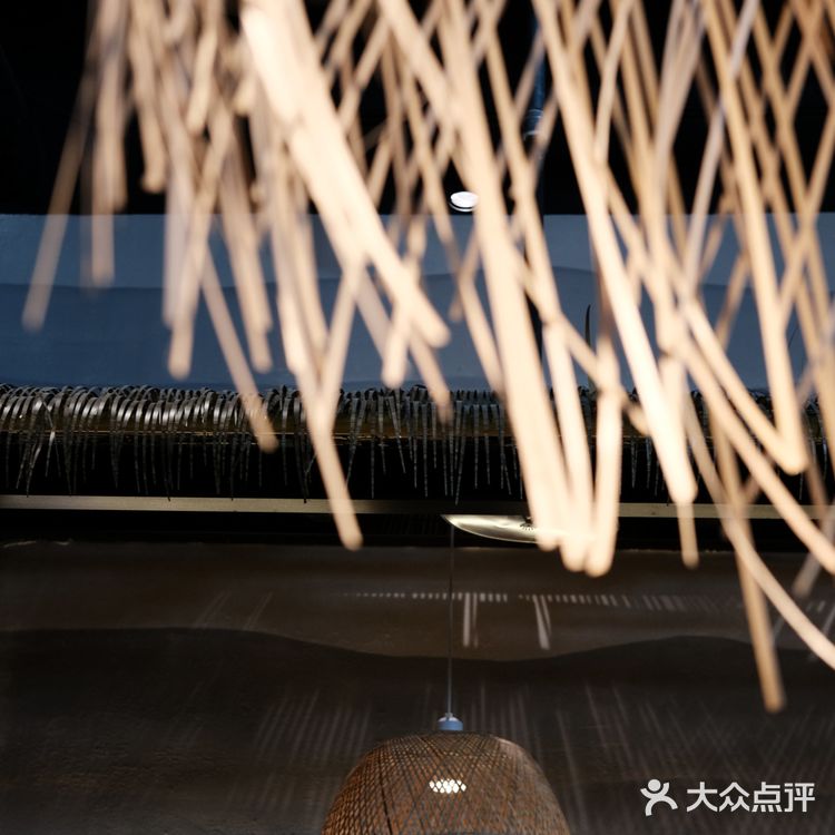 一定要记得提前在点评上拿号哦。门口的招牌就很有特色