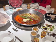 -茅草房·河畔园林火锅