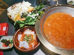 -野山舂·贵州现舂酸汤牛肉(东山店)