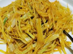 芹菜土豆丝-品味居·首店·大连鲜活海鲜大连菜(东港店)