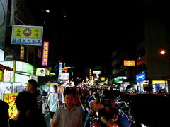 -六合夜市