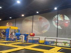 -极限Jump蹦床·新潮玩运动世界·室内乐园·团建·派对中心