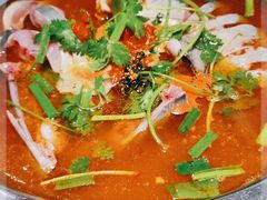 -野山舂·贵州现舂酸汤火锅(鸿通城店)