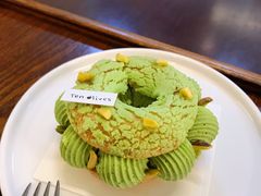 开心果树莓泡芙-Ten Olives甜点