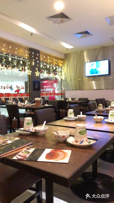 大头虾越式风味餐厅(光明广场店)大堂图片