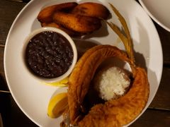 -Wahoo's Seafood Bar and Grill Restaurant