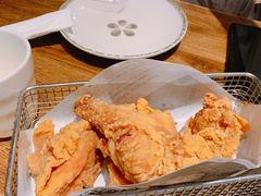 我在小幸福吃炸鸡-庭院里的小幸福(开发区万达店)