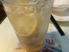 -新大咀港式茶餐厅(宝山万达店)